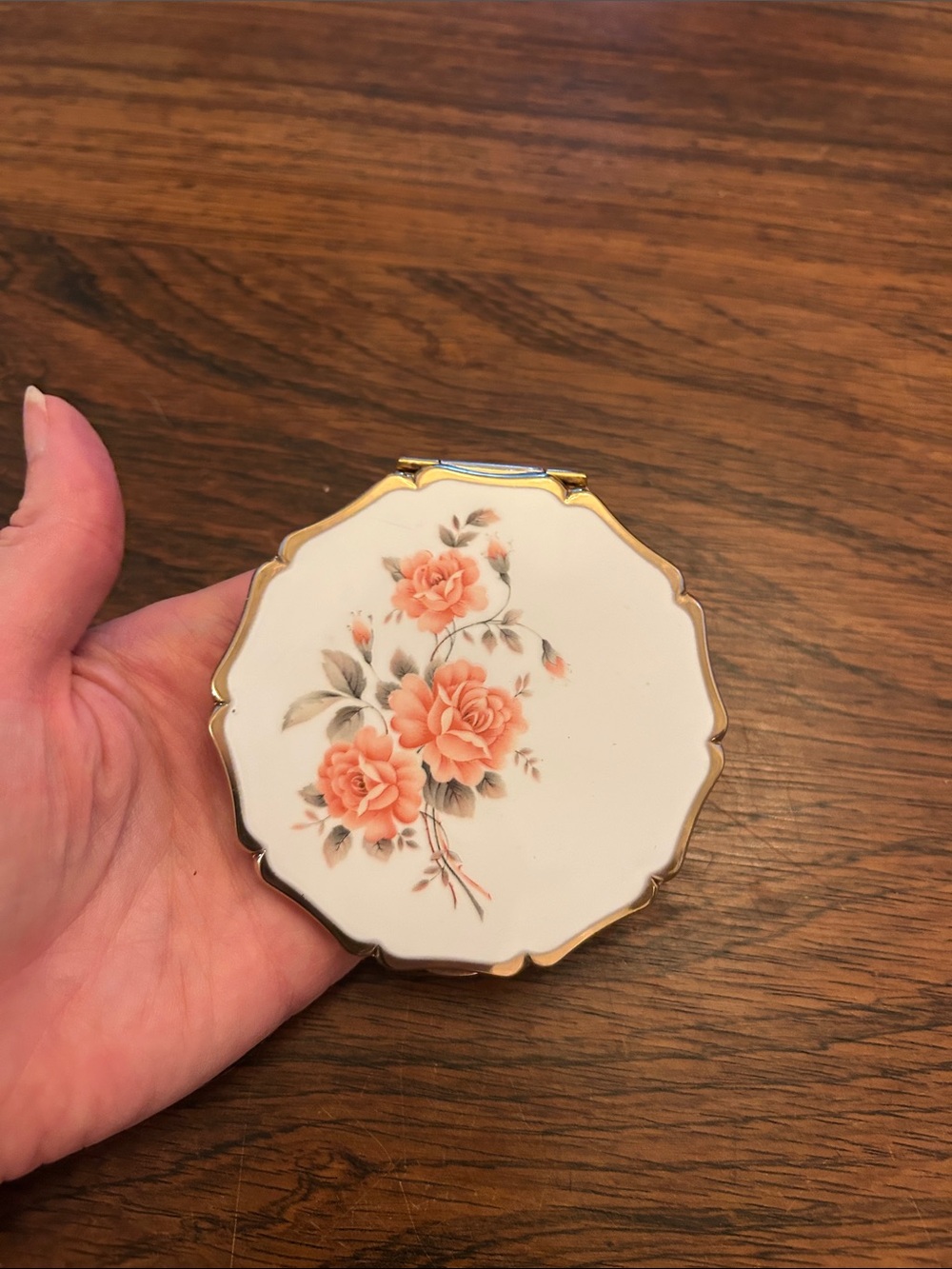Vintage Stratton powder compact